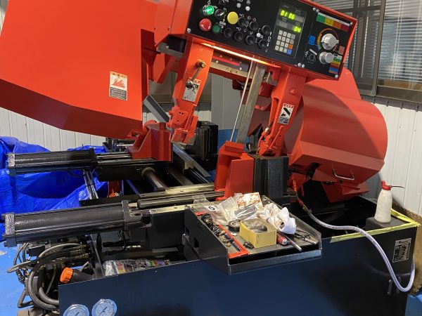 AMADA 自動帯鋸盤 HFA300