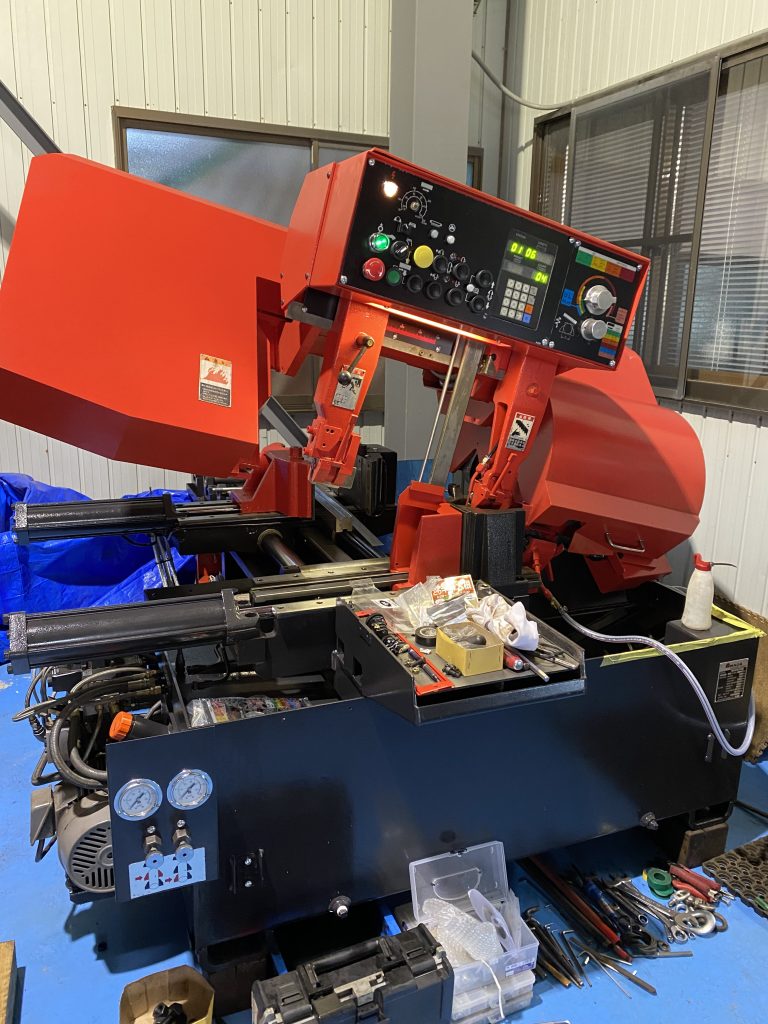 AMADA 自動帯鋸盤 HFA300